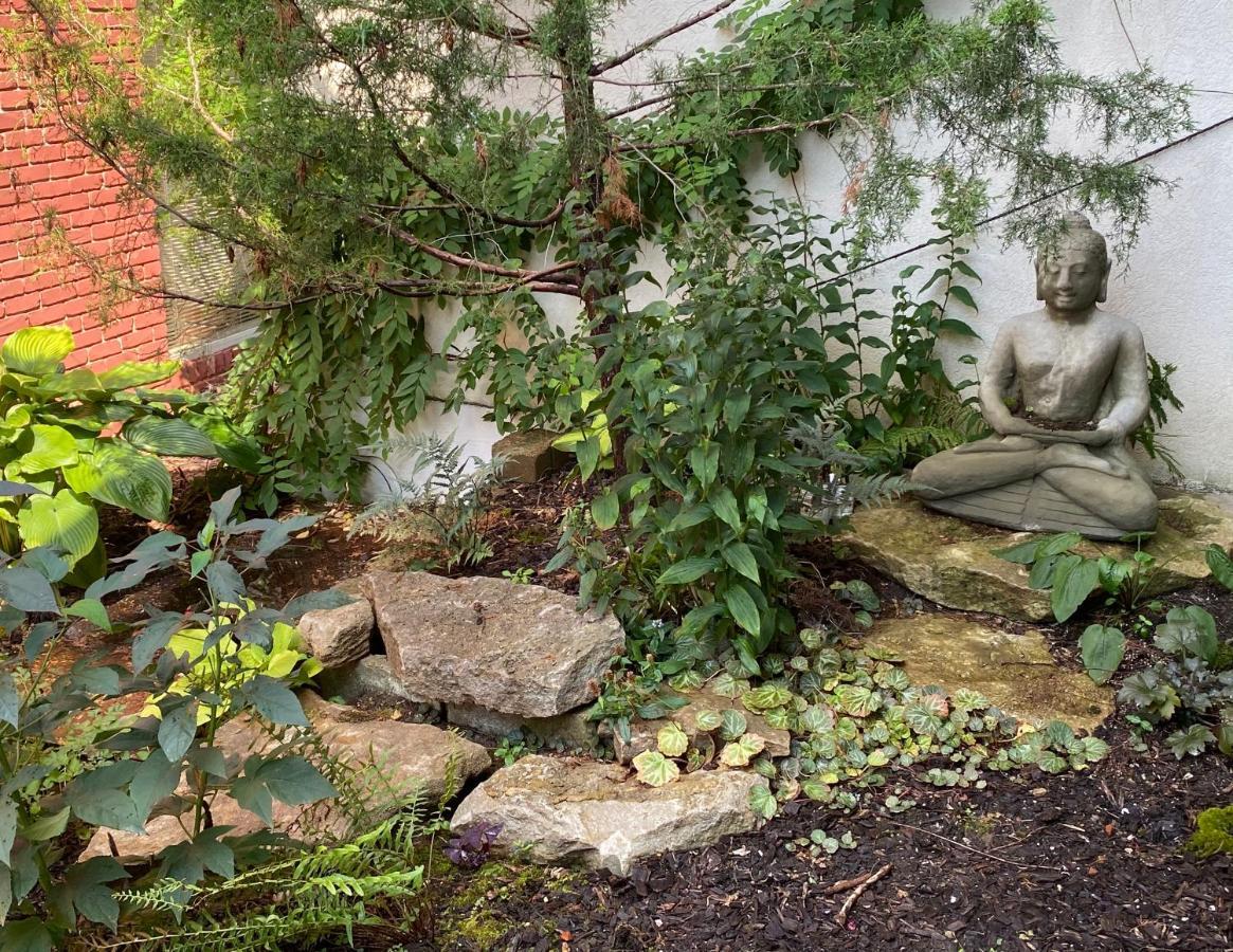 Cascades Inn Bloomington Bagian luar foto