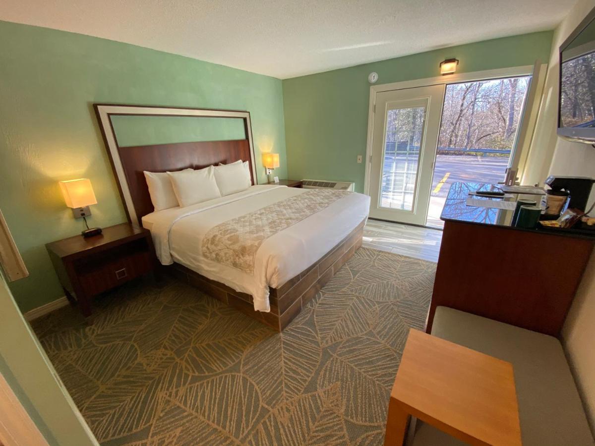 Cascades Inn Bloomington Bagian luar foto