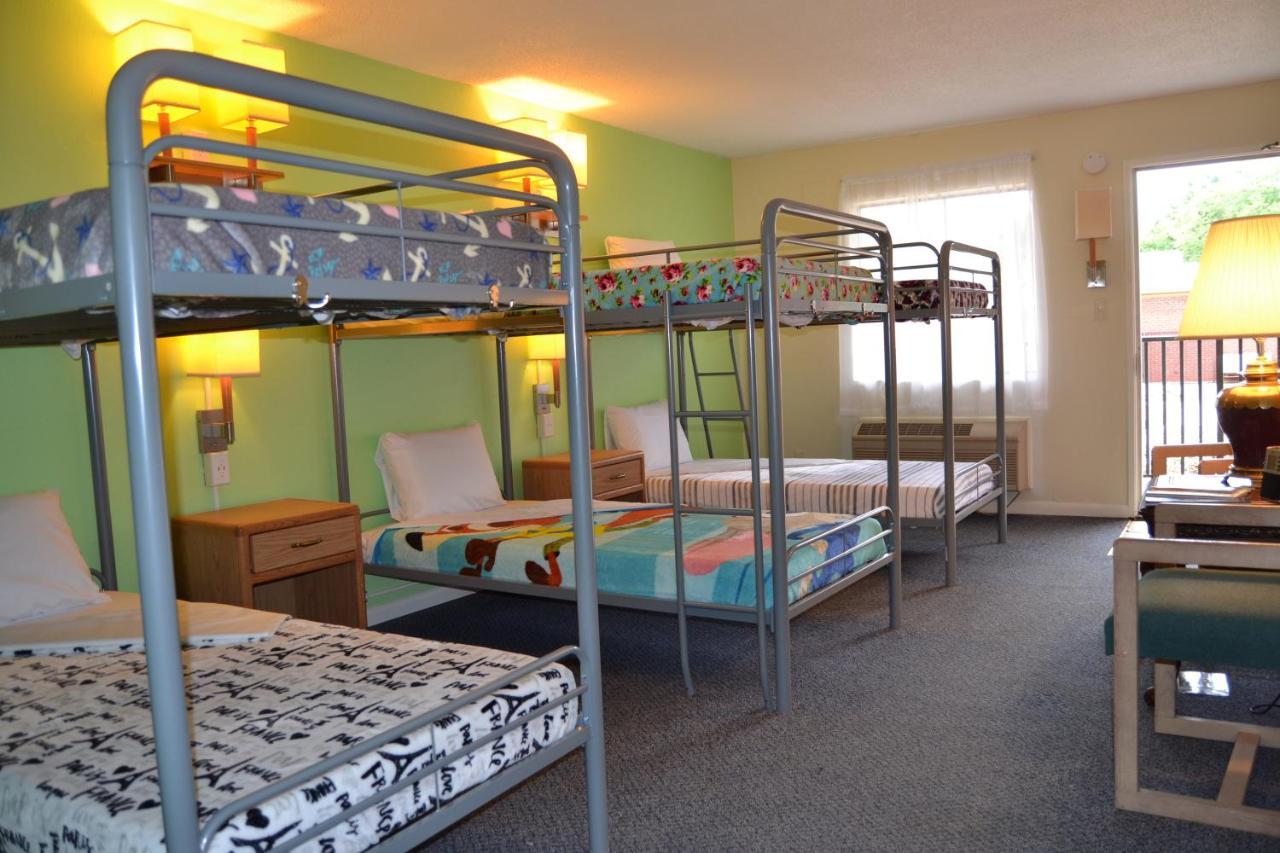 Cascades Inn Bloomington Bagian luar foto