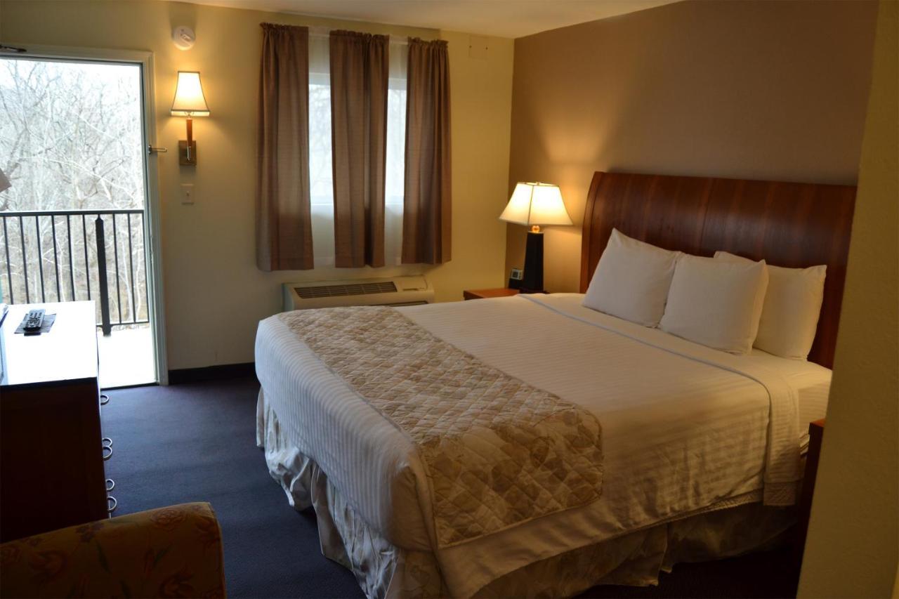 Cascades Inn Bloomington Bagian luar foto